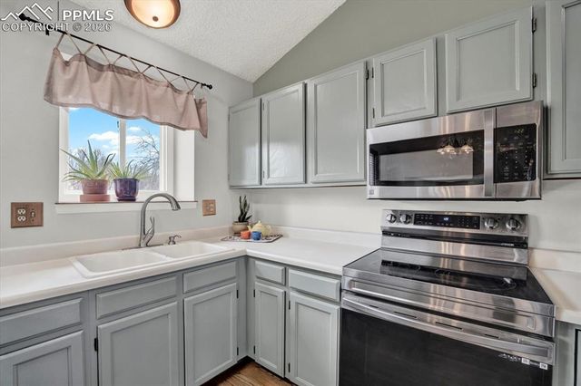 5365 Red Heather Court, Colorado Springs, CO 80915