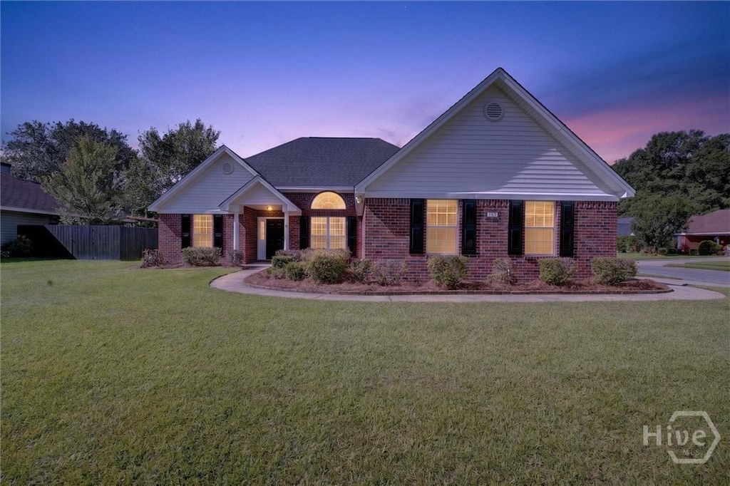 Image 2 of property listing at 100 Dimick Drive, Richmond Hill, GA 31324