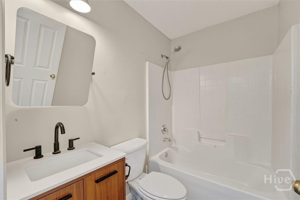 Image 26 of property listing at 100 Dimick Drive, Richmond Hill, GA 31324