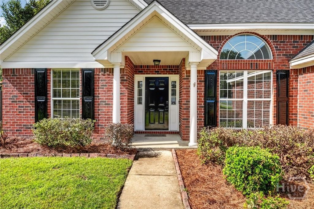 Image 3 of property listing at 100 Dimick Drive, Richmond Hill, GA 31324