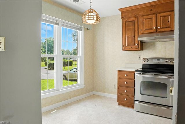 164 River Point Dr, Suffolk, VA 23434