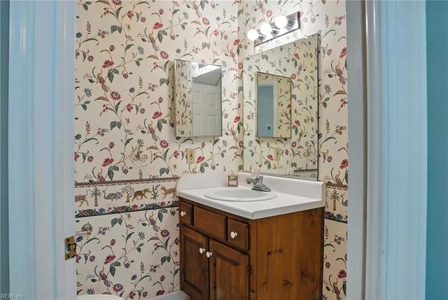 164 River Point Dr, Suffolk, VA 23434