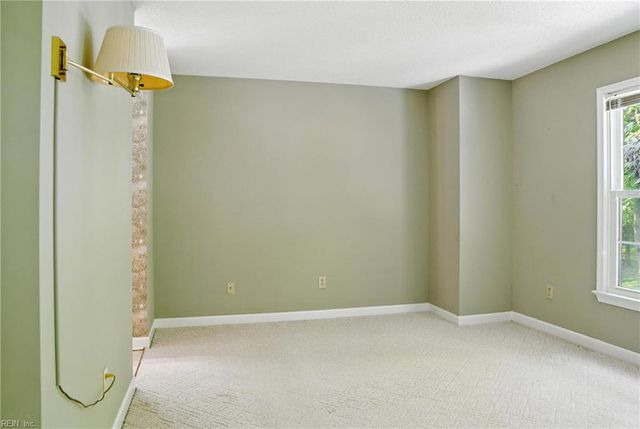 164 River Point Dr, Suffolk, VA 23434