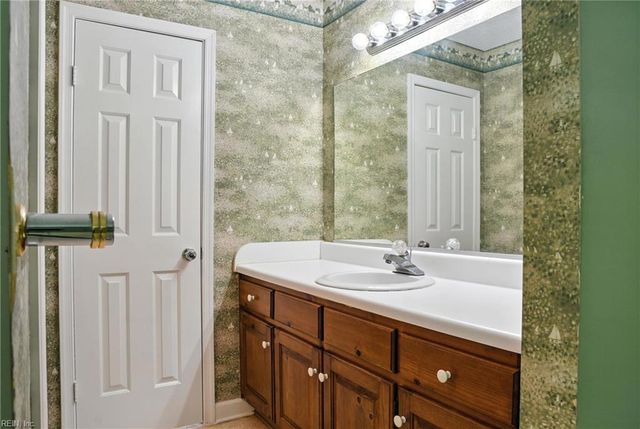 164 River Point Dr, Suffolk, VA 23434