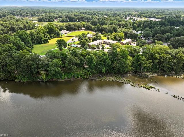 164 River Point Dr, Suffolk, VA 23434