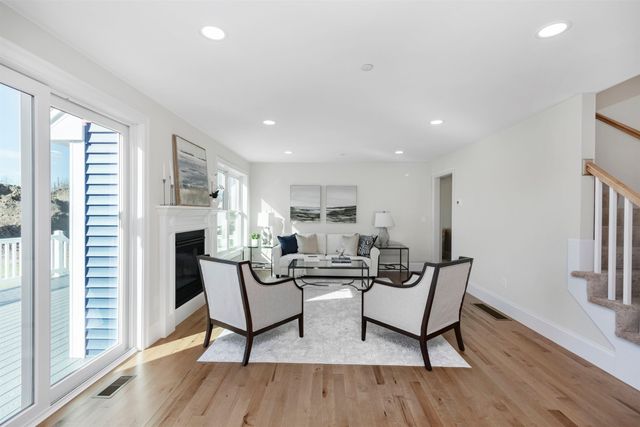 1 Barrington Way, Amherst, NH 03055