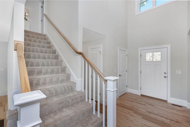 1 Barrington Way, Amherst, NH 03055