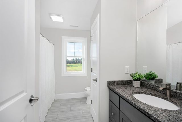 1 Barrington Way, Amherst, NH 03055