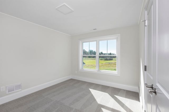 1 Barrington Way, Amherst, NH 03055