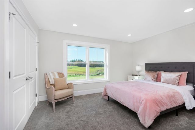 1 Barrington Way, Amherst, NH 03055