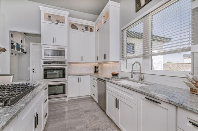 17400 SPRING LAKE DRIVE, Canyon, TX 79015