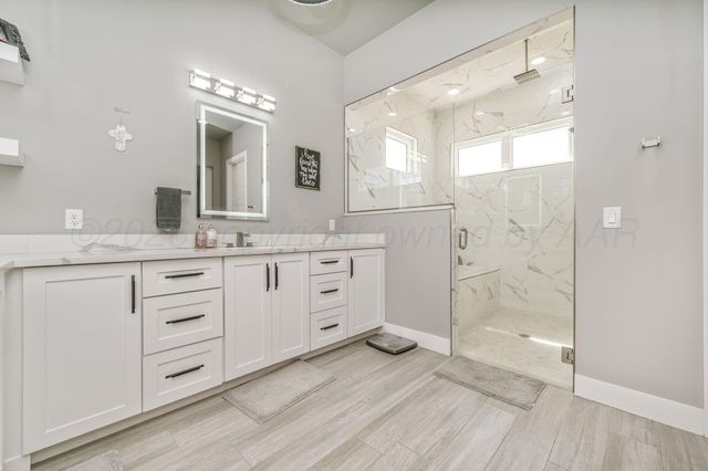 17400 SPRING LAKE DRIVE, Canyon, TX 79015