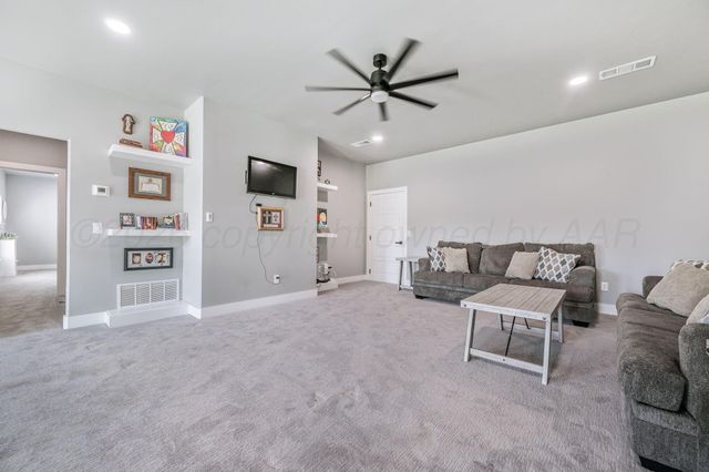 17400 SPRING LAKE DRIVE, Canyon, TX 79015