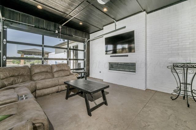 17400 SPRING LAKE DRIVE, Canyon, TX 79015
