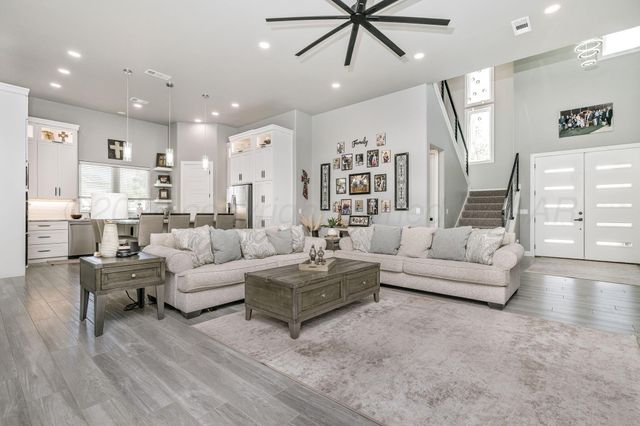 17400 SPRING LAKE DRIVE, Canyon, TX 79015
