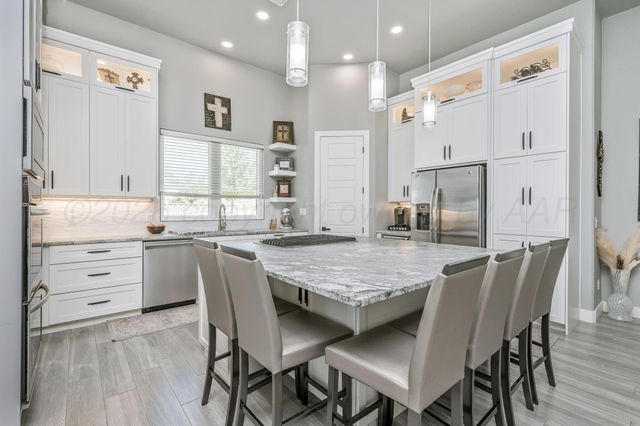 17400 SPRING LAKE DRIVE, Canyon, TX 79015