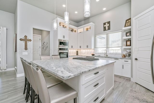 17400 SPRING LAKE DRIVE, Canyon, TX 79015