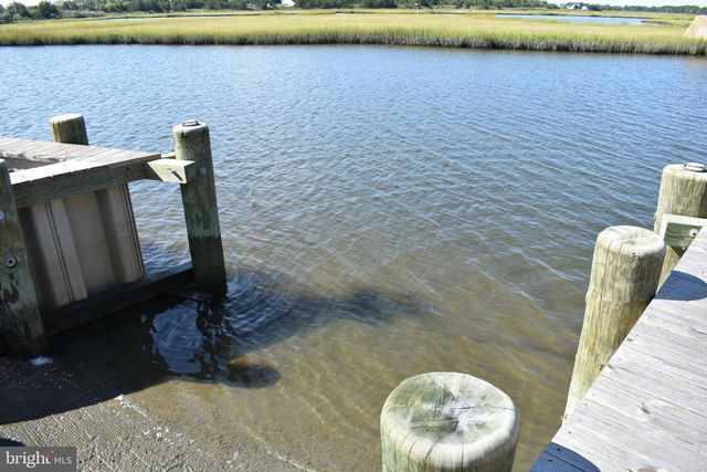 152 S CAPTAINS DR, Little Egg Harbor Twp, NJ 08087