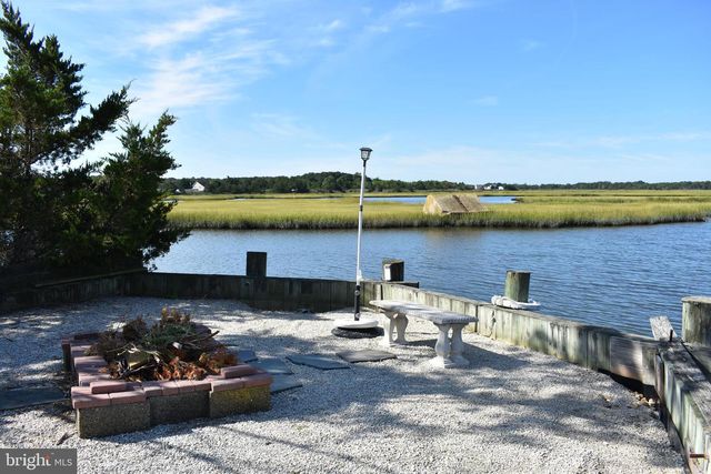 152 S CAPTAINS DR, Little Egg Harbor Twp, NJ 08087