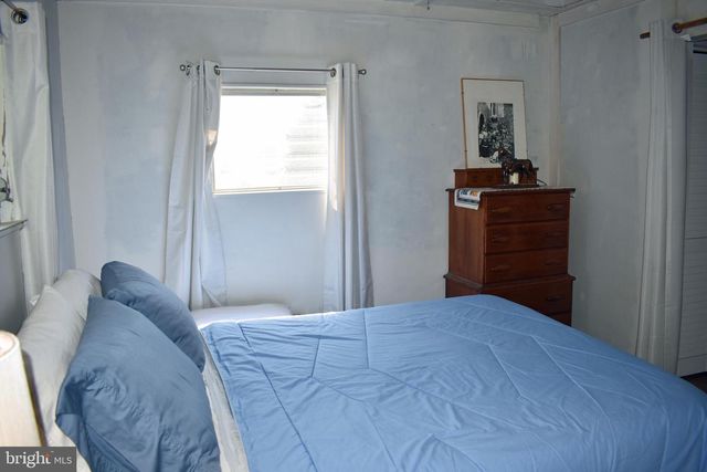 152 S CAPTAINS DR, Little Egg Harbor Twp, NJ 08087