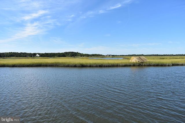 152 S CAPTAINS DR, Little Egg Harbor Twp, NJ 08087