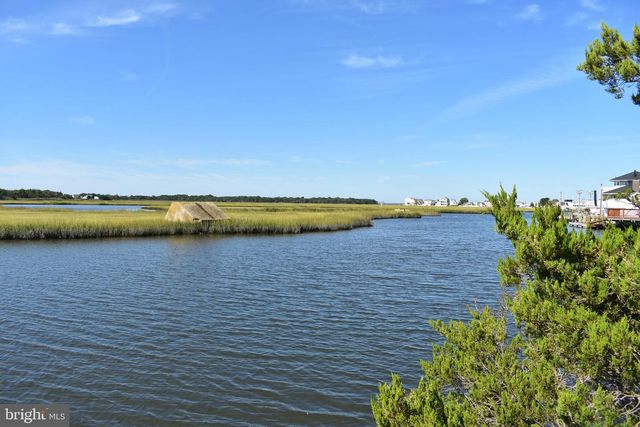 152 S CAPTAINS DR, Little Egg Harbor Twp, NJ 08087