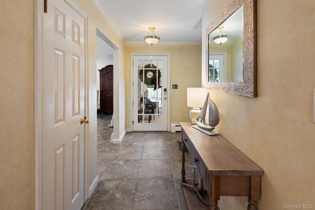 4 Abbington Place, Northport, NY 11768