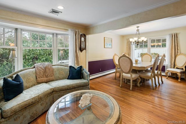 4 Abbington Place, Northport, NY 11768