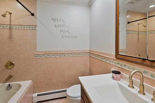 4 Abbington Place, Northport, NY 11768