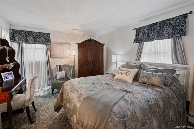 4 Abbington Place, Northport, NY 11768