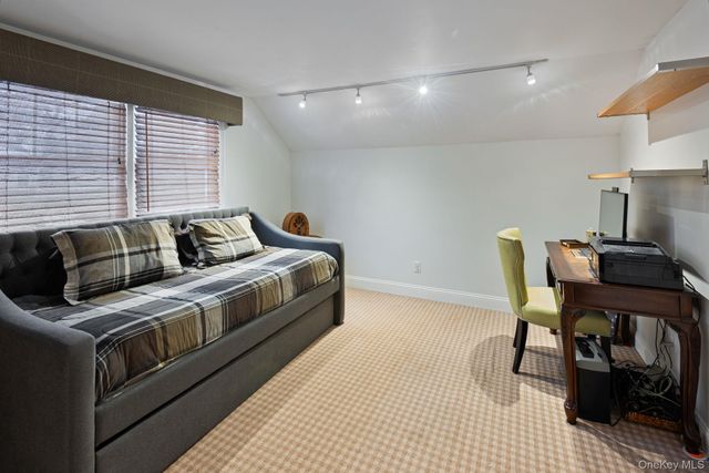 4 Abbington Place, Northport, NY 11768