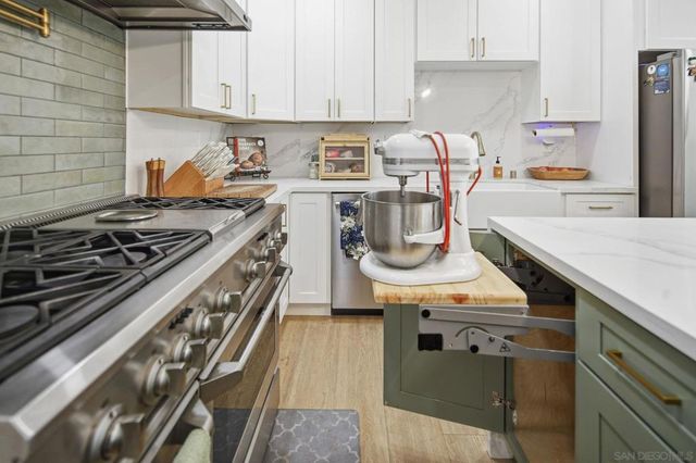 835 D Avenue 5, Coronado, CA 92118