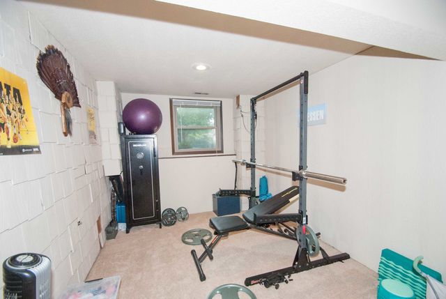 2065 Hollow View Drive, Bettendorf, IA 52722