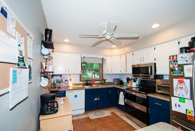 2065 Hollow View Drive, Bettendorf, IA 52722