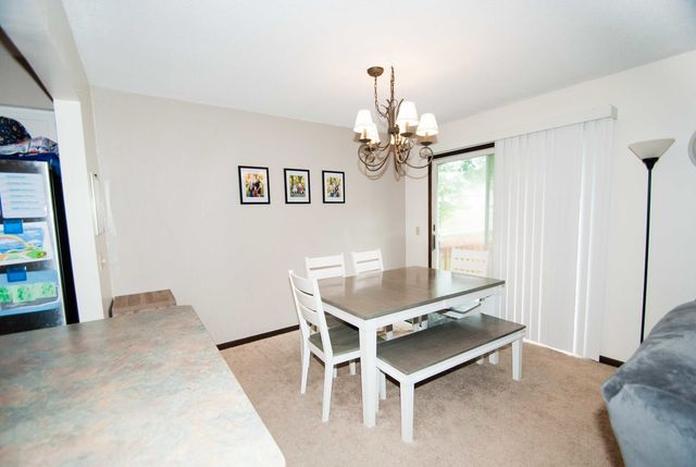 2065 Hollow View Drive, Bettendorf, IA 52722