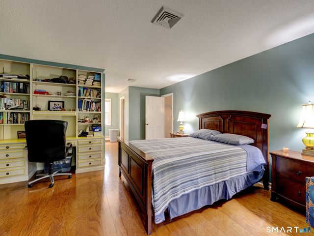 20 Christine Lane, South Windsor, CT 06074