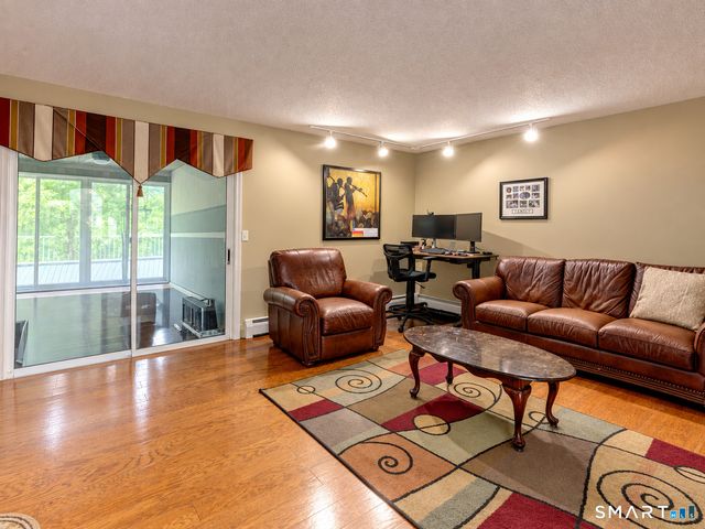 20 Christine Lane, South Windsor, CT 06074