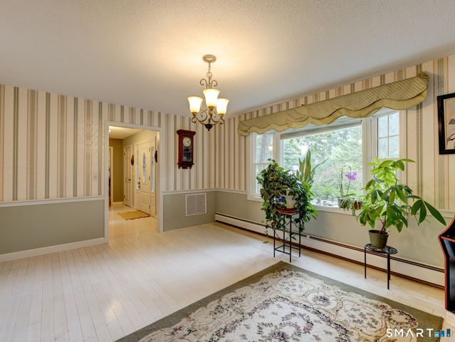 20 Christine Lane, South Windsor, CT 06074