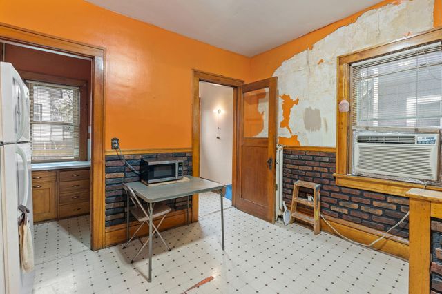 332 E 34th Street, Minneapolis, MN 55408