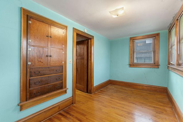 332 E 34th Street, Minneapolis, MN 55408