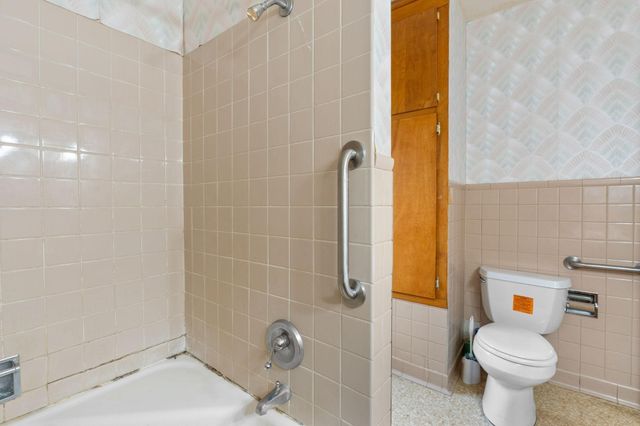 332 E 34th Street, Minneapolis, MN 55408