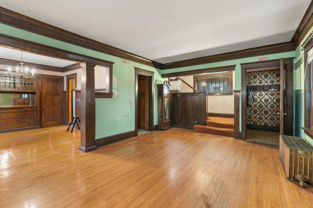 332 E 34th Street, Minneapolis, MN 55408