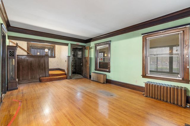 332 E 34th Street, Minneapolis, MN 55408