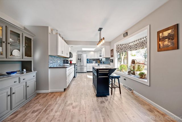 1367 Wauchope Drive, Elgin, IL 60123