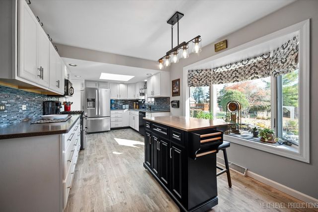 1367 Wauchope Drive, Elgin, IL 60123