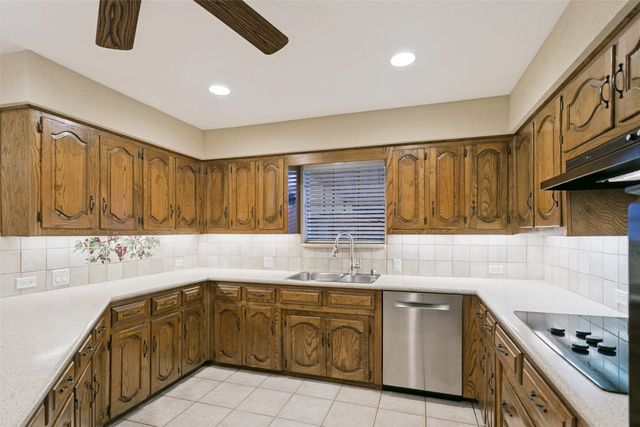 2404 Monmouth Court, Plano, TX 75075
