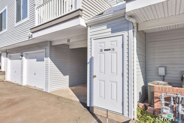 23 Staffordshire Commons Drive 23, Wallingford, CT 06492