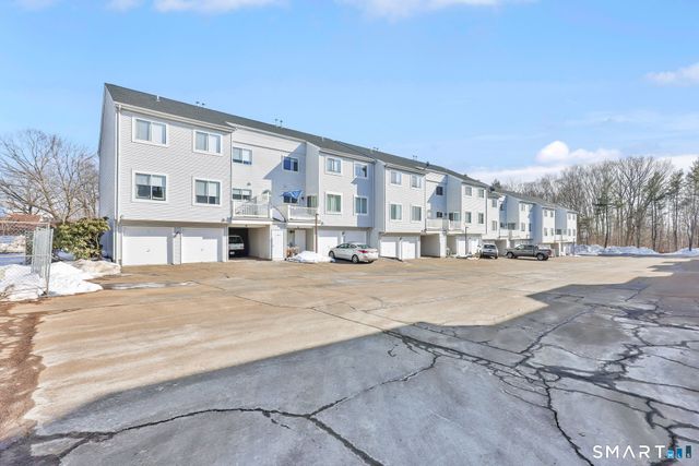 23 Staffordshire Commons Drive 23, Wallingford, CT 06492