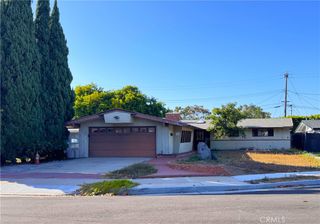 208 Wellesley Lane, Costa Mesa, CA 92626