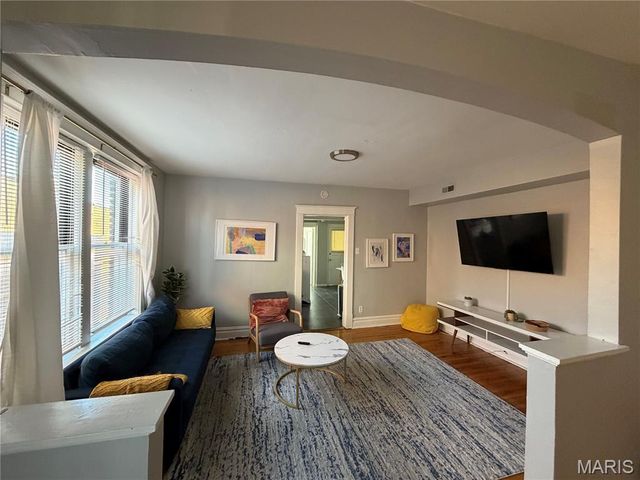 4908 Devonshire Avenue, St Louis, MO 63109